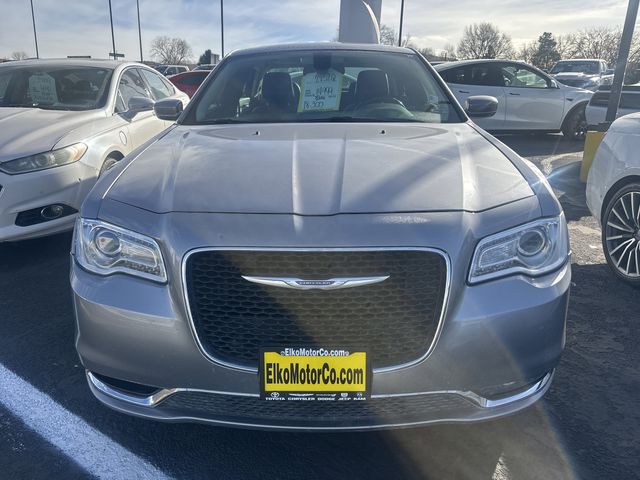 2018 Chrysler 300 Touring L
