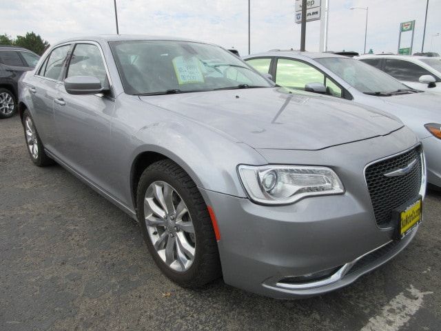 2018 Chrysler 300 Touring L