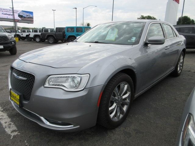 2018 Chrysler 300 Touring L