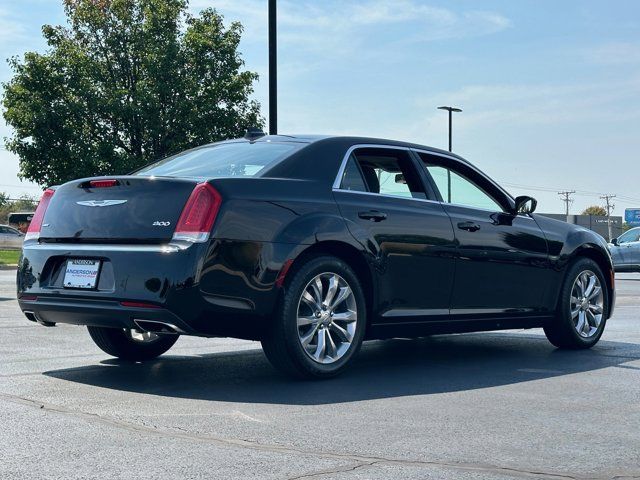 2018 Chrysler 300 Touring