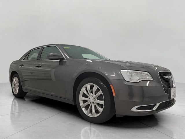 2018 Chrysler 300 Touring