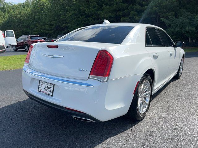 2018 Chrysler 300 Touring L