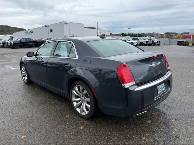 2018 Chrysler 300 Touring L