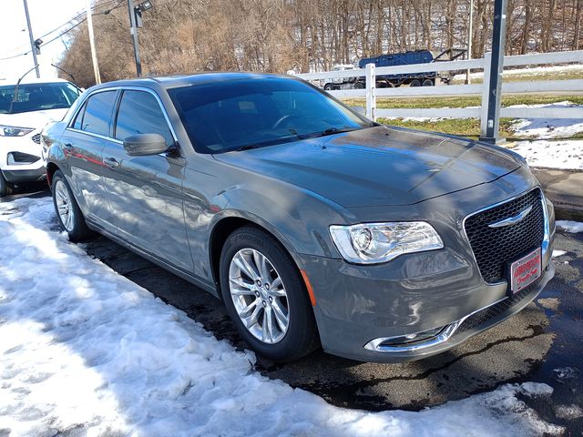 2018 Chrysler 300 Touring L