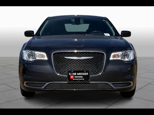 2018 Chrysler 300 Touring L