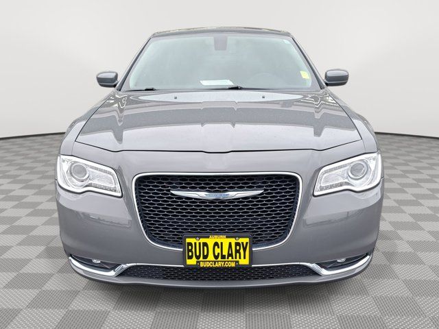 2018 Chrysler 300 Touring L