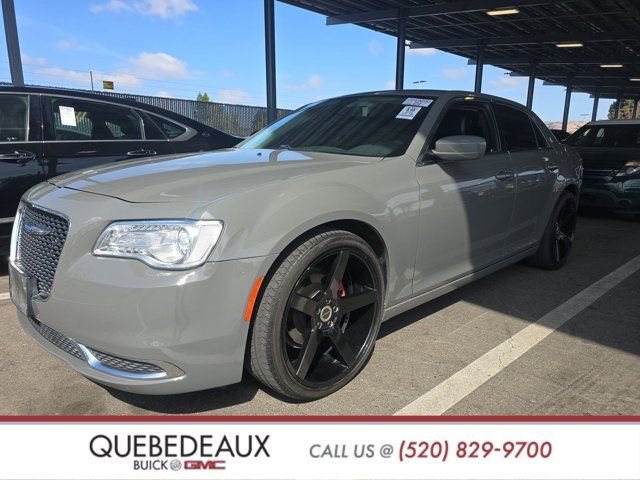 2018 Chrysler 300 Touring L