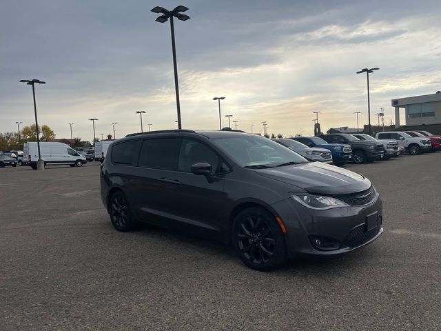 2018 Chrysler Pacifica Touring-L