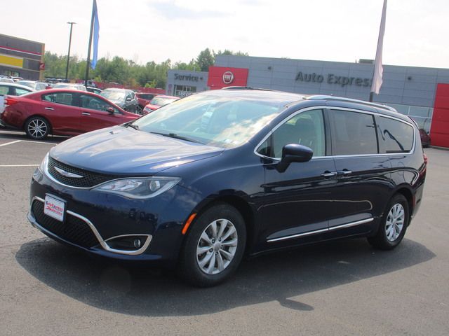 2018 Chrysler Pacifica Touring-L