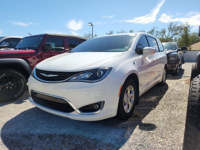 2018 Chrysler Pacifica Hybrid Touring L Plus