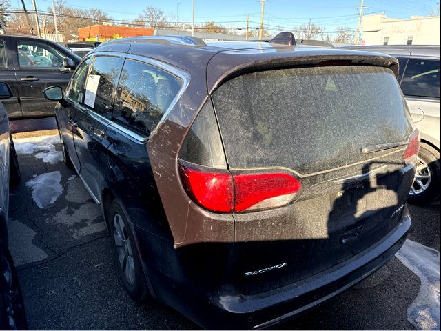 2018 Chrysler Pacifica Hybrid Limited