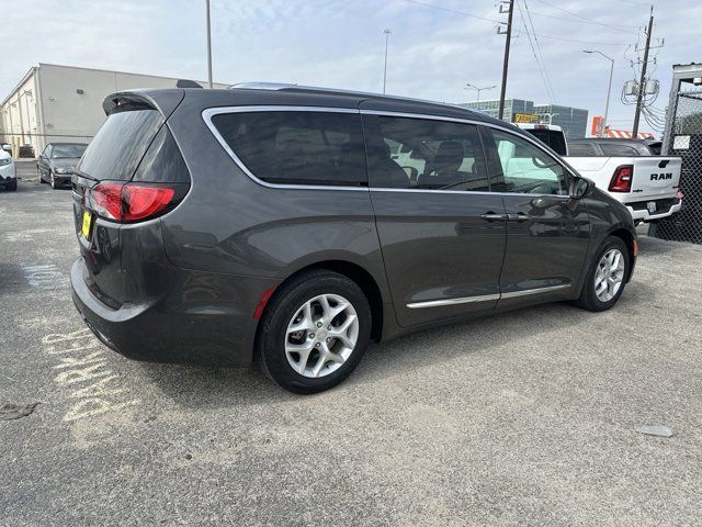 2018 Chrysler Pacifica Touring-L