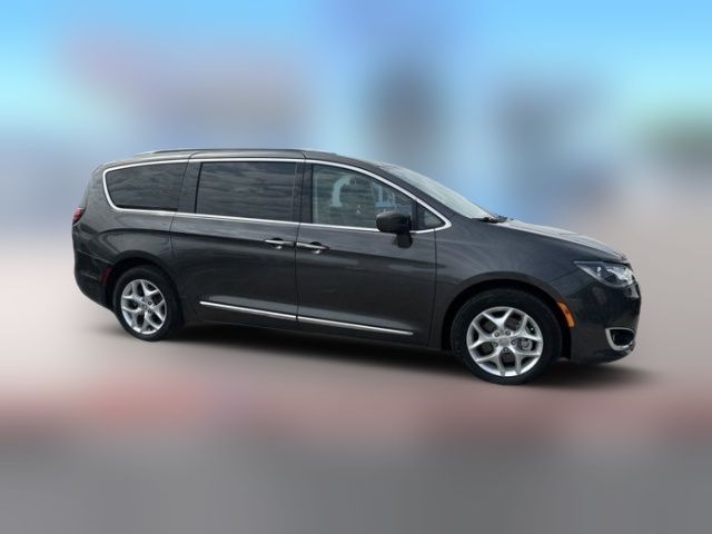 2018 Chrysler Pacifica Touring-L