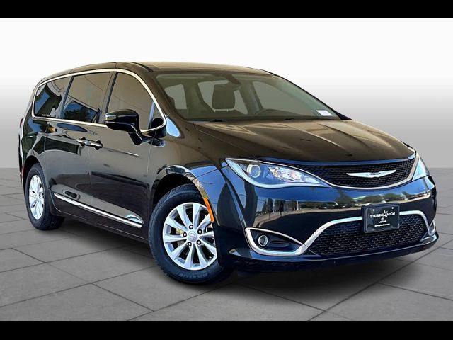 2018 Chrysler Pacifica Touring-L