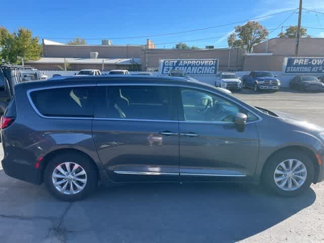 2018 Chrysler Pacifica Touring-L