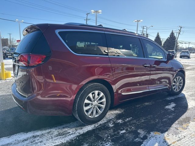 2018 Chrysler Pacifica Touring-L