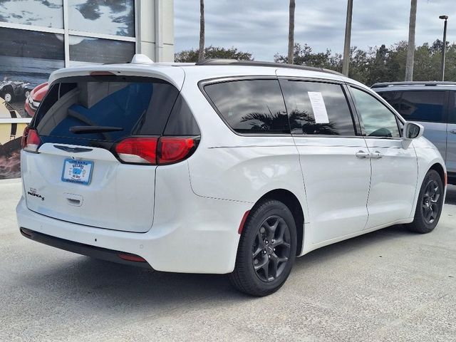 2018 Chrysler Pacifica Touring-L