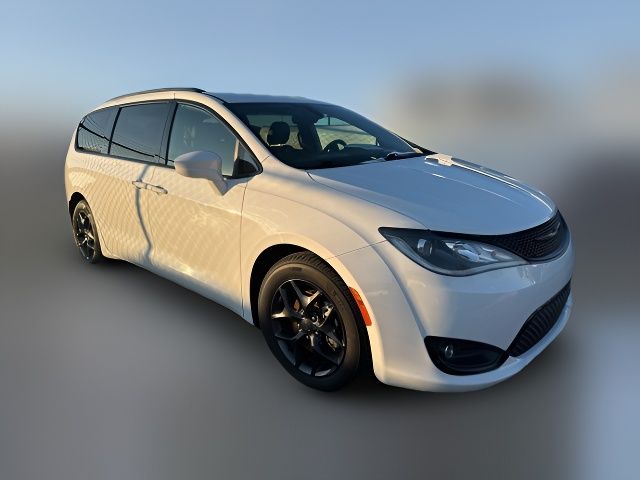 2018 Chrysler Pacifica Touring-L