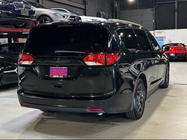 2018 Chrysler Pacifica Touring-L