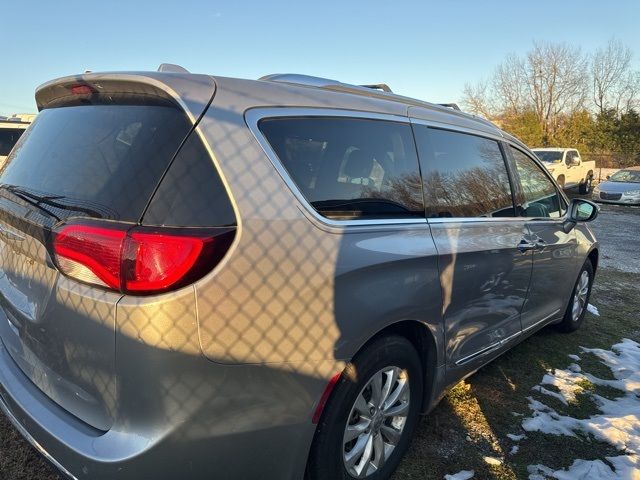 2018 Chrysler Pacifica Touring-L