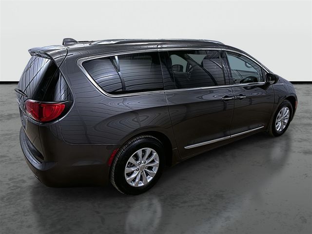 2018 Chrysler Pacifica Touring-L