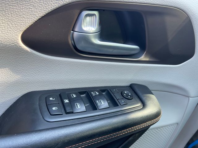 2018 Chrysler Pacifica Touring-L