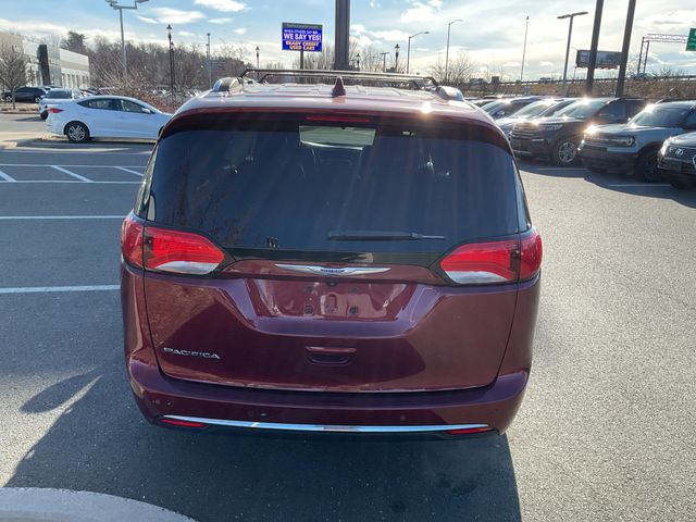 2018 Chrysler Pacifica Touring-L