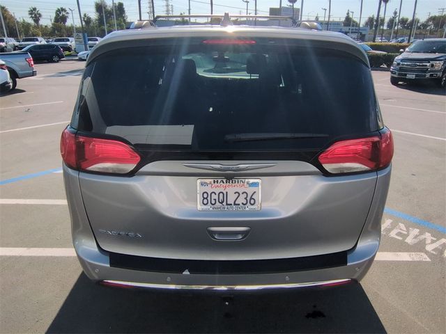 2018 Chrysler Pacifica Touring-L