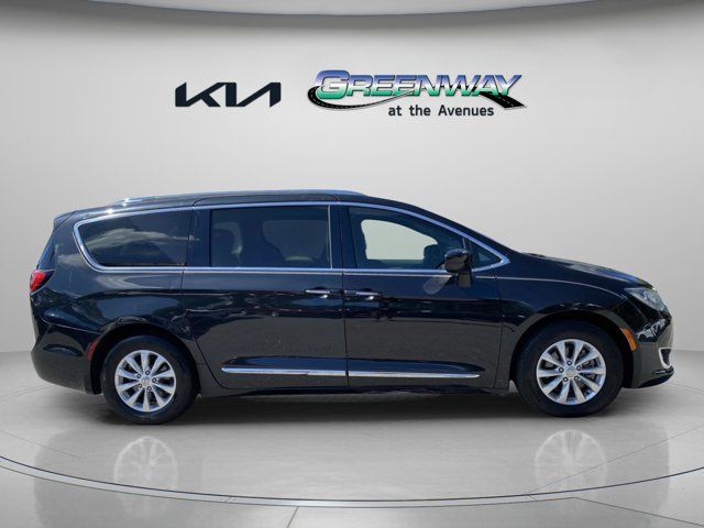 2018 Chrysler Pacifica Touring-L