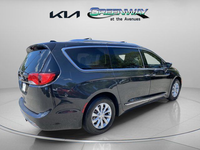 2018 Chrysler Pacifica Touring-L