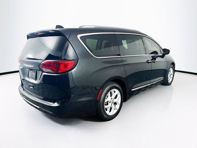 2018 Chrysler Pacifica Touring-L