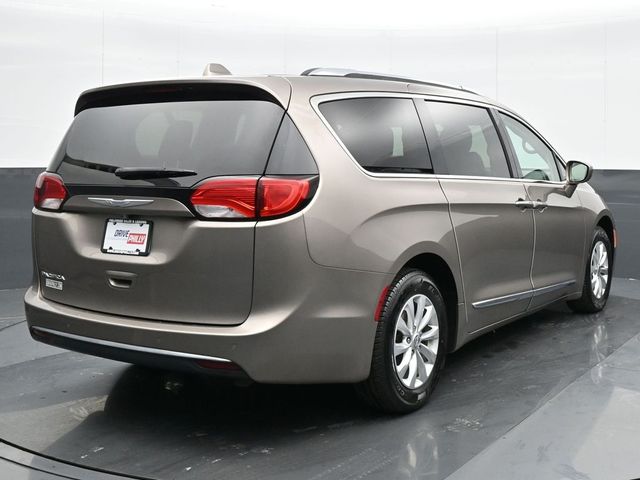 2018 Chrysler Pacifica Touring-L