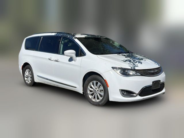 2018 Chrysler Pacifica Touring-L