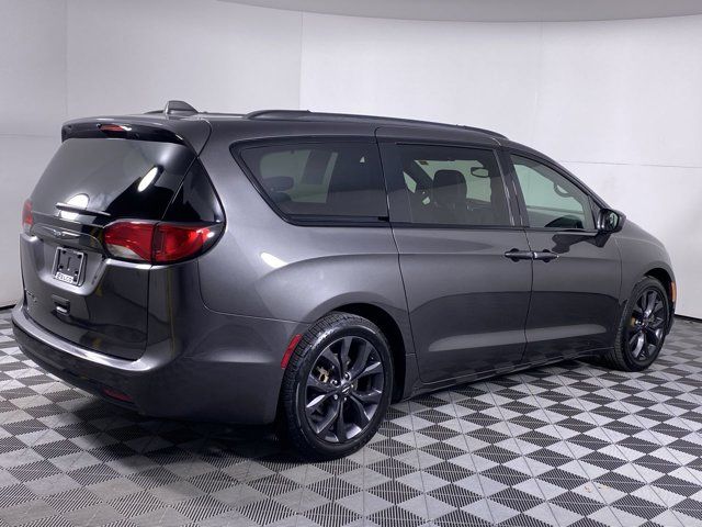 2018 Chrysler Pacifica Touring-L