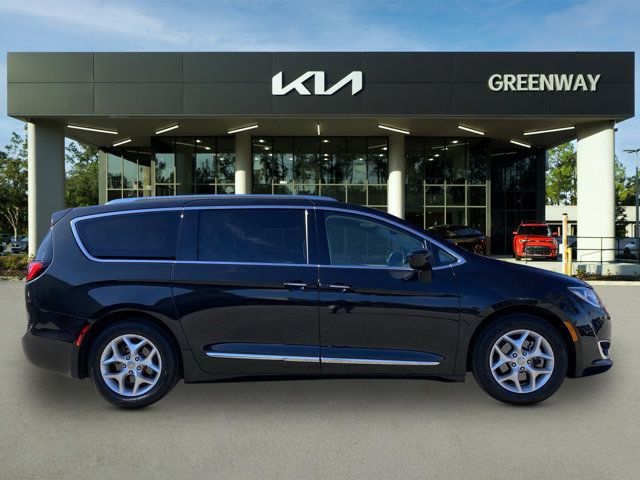 2018 Chrysler Pacifica Touring-L