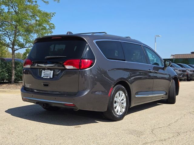 2018 Chrysler Pacifica Touring-L