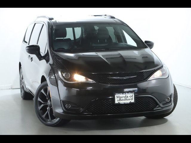 2018 Chrysler Pacifica Touring-L