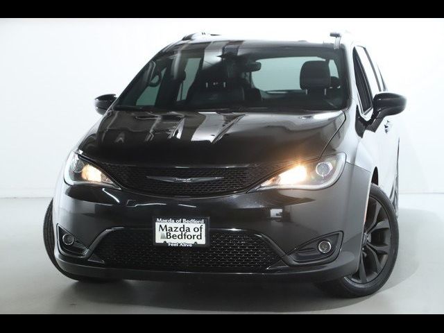 2018 Chrysler Pacifica Touring-L