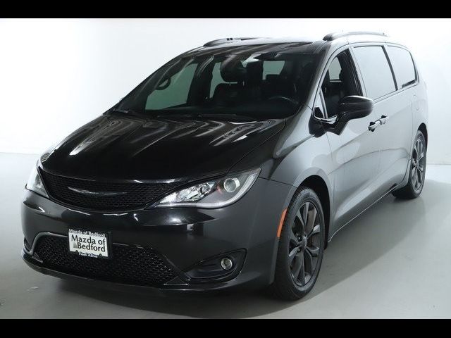 2018 Chrysler Pacifica Touring-L