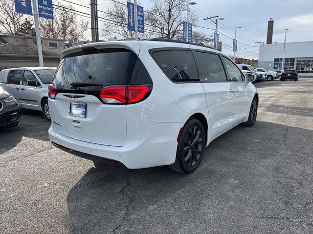 2018 Chrysler Pacifica Touring-L