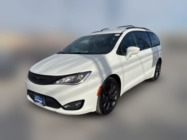 2018 Chrysler Pacifica Touring-L