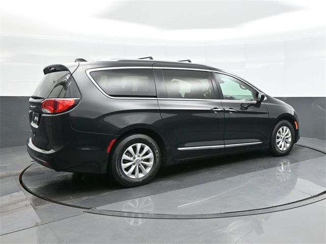 2018 Chrysler Pacifica Touring-L