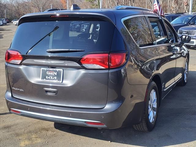 2018 Chrysler Pacifica Touring-L