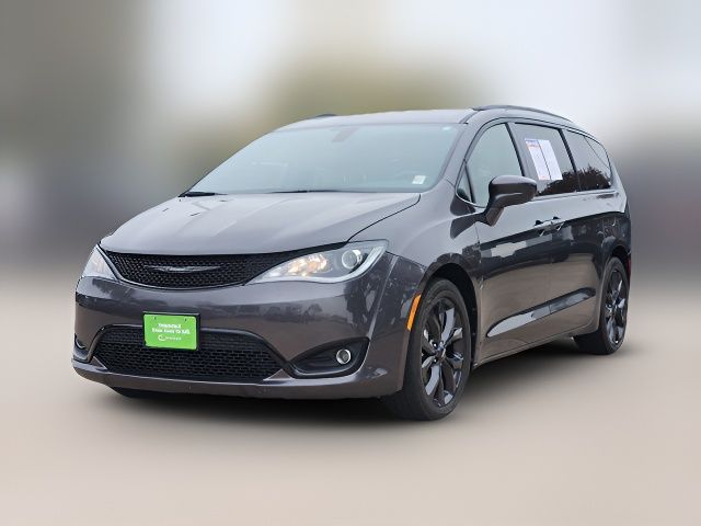 2018 Chrysler Pacifica Touring-L