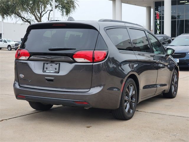 2018 Chrysler Pacifica Touring-L