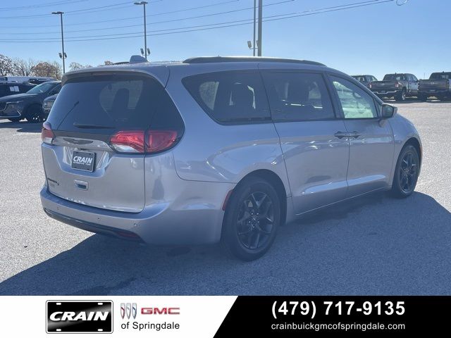 2018 Chrysler Pacifica Touring-L