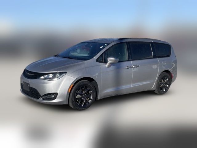 2018 Chrysler Pacifica Touring-L