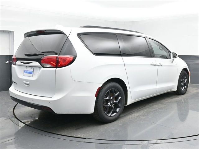 2018 Chrysler Pacifica Touring-L