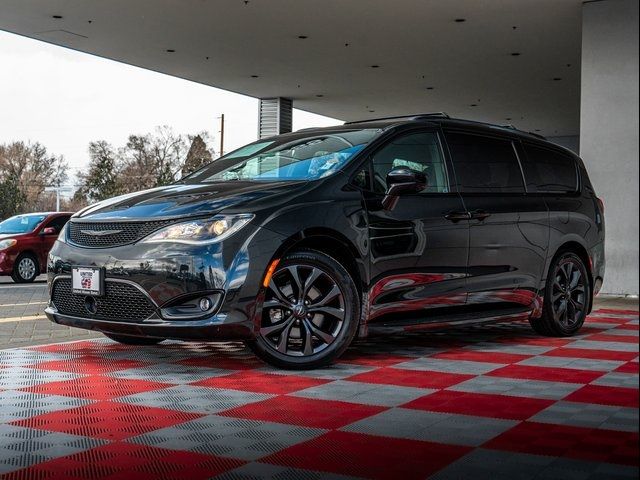2018 Chrysler Pacifica Touring-L