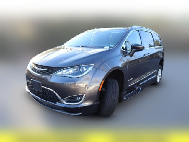 2018 Chrysler Pacifica Touring-L